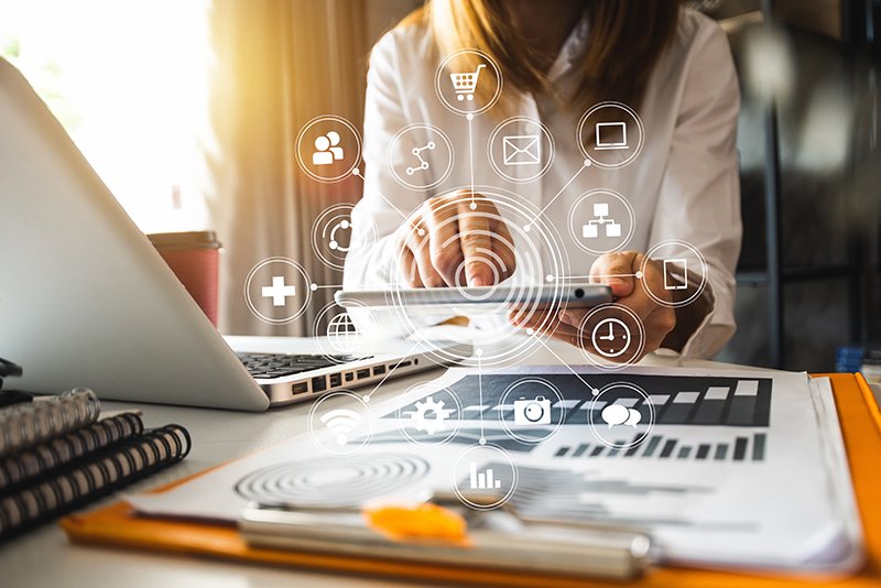 Choosing Online Bookkeeping Over Traditional Bookkeeping